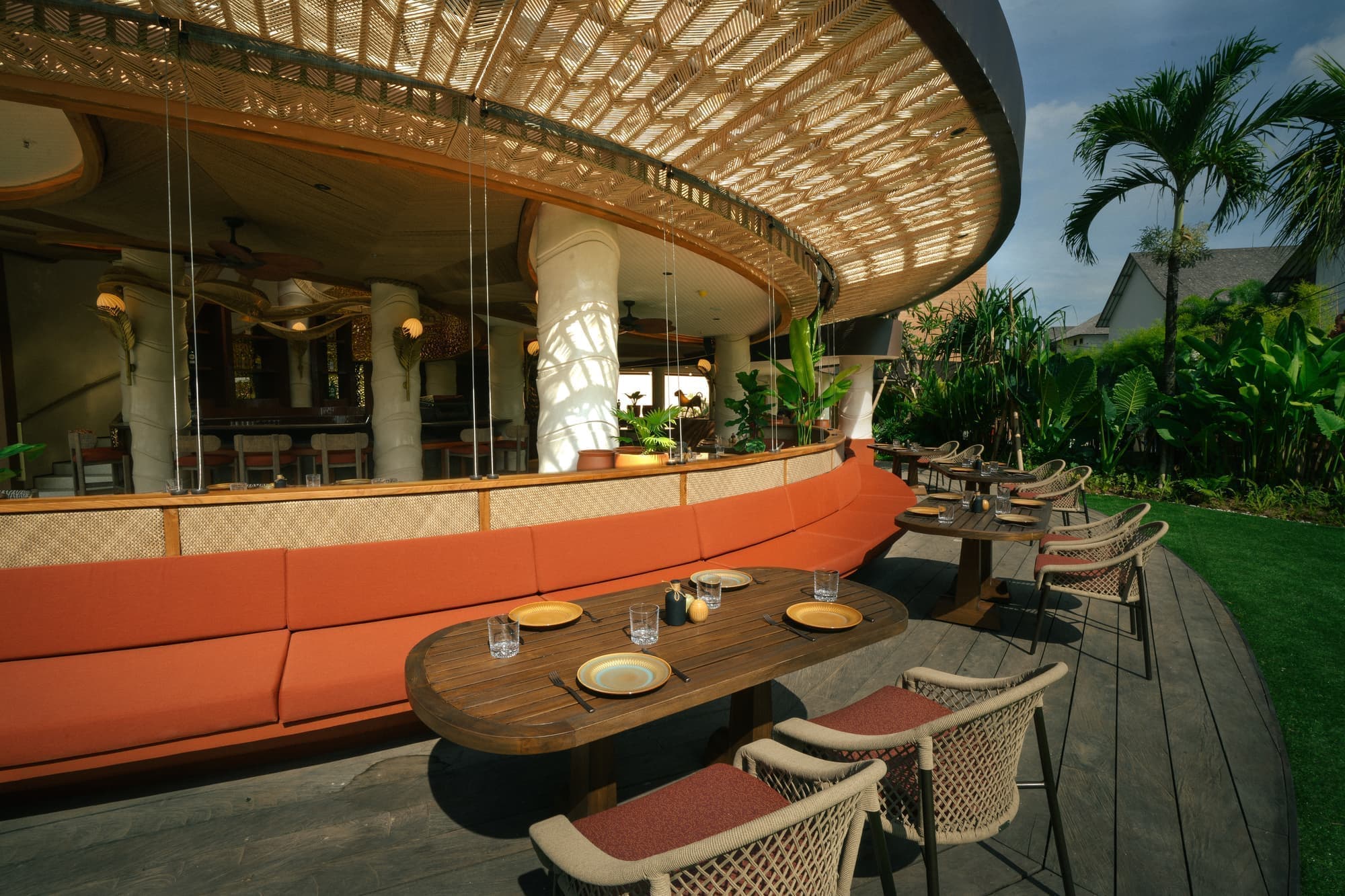 dine & drink