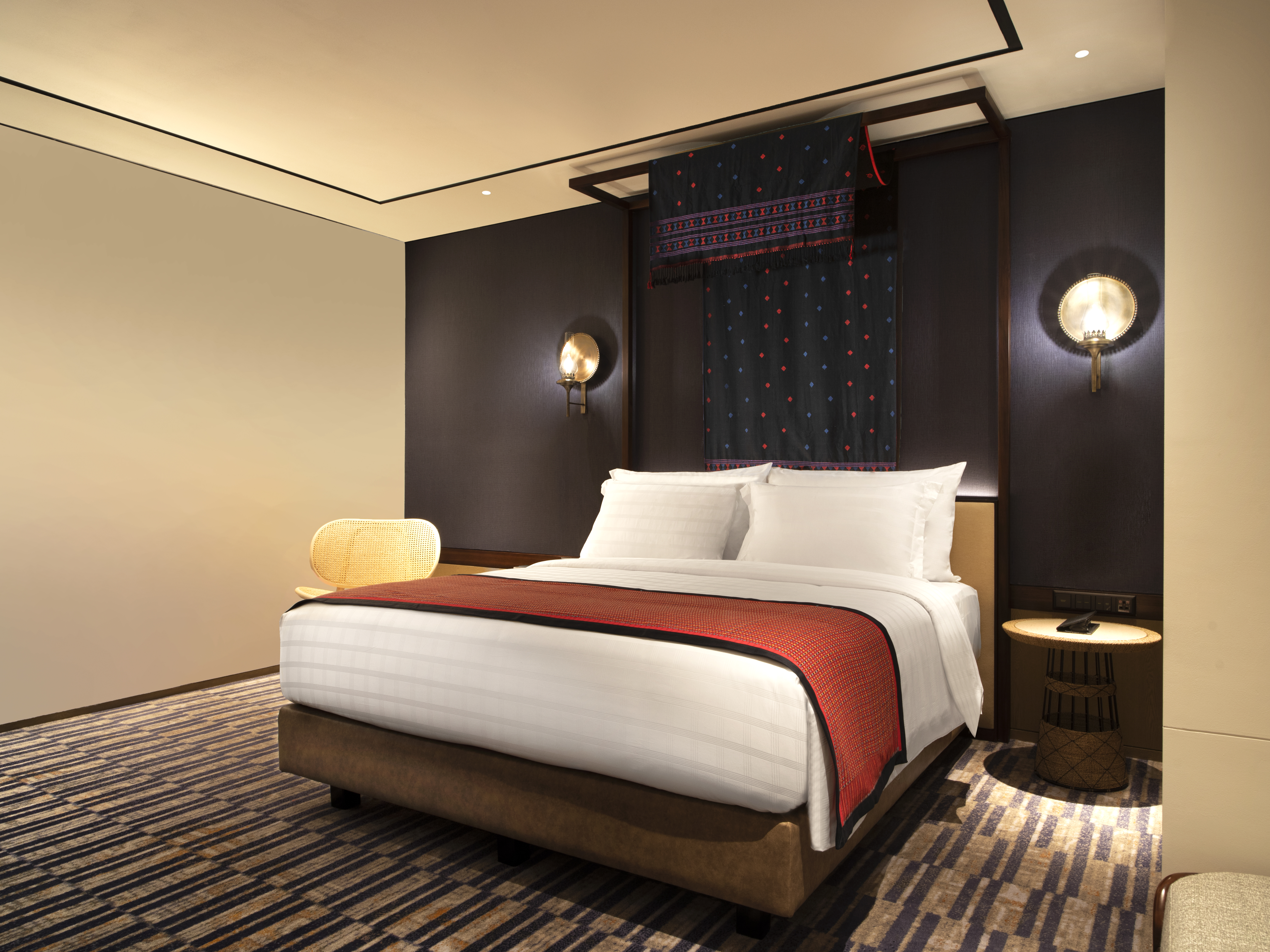 Executive Room thumbnail 2