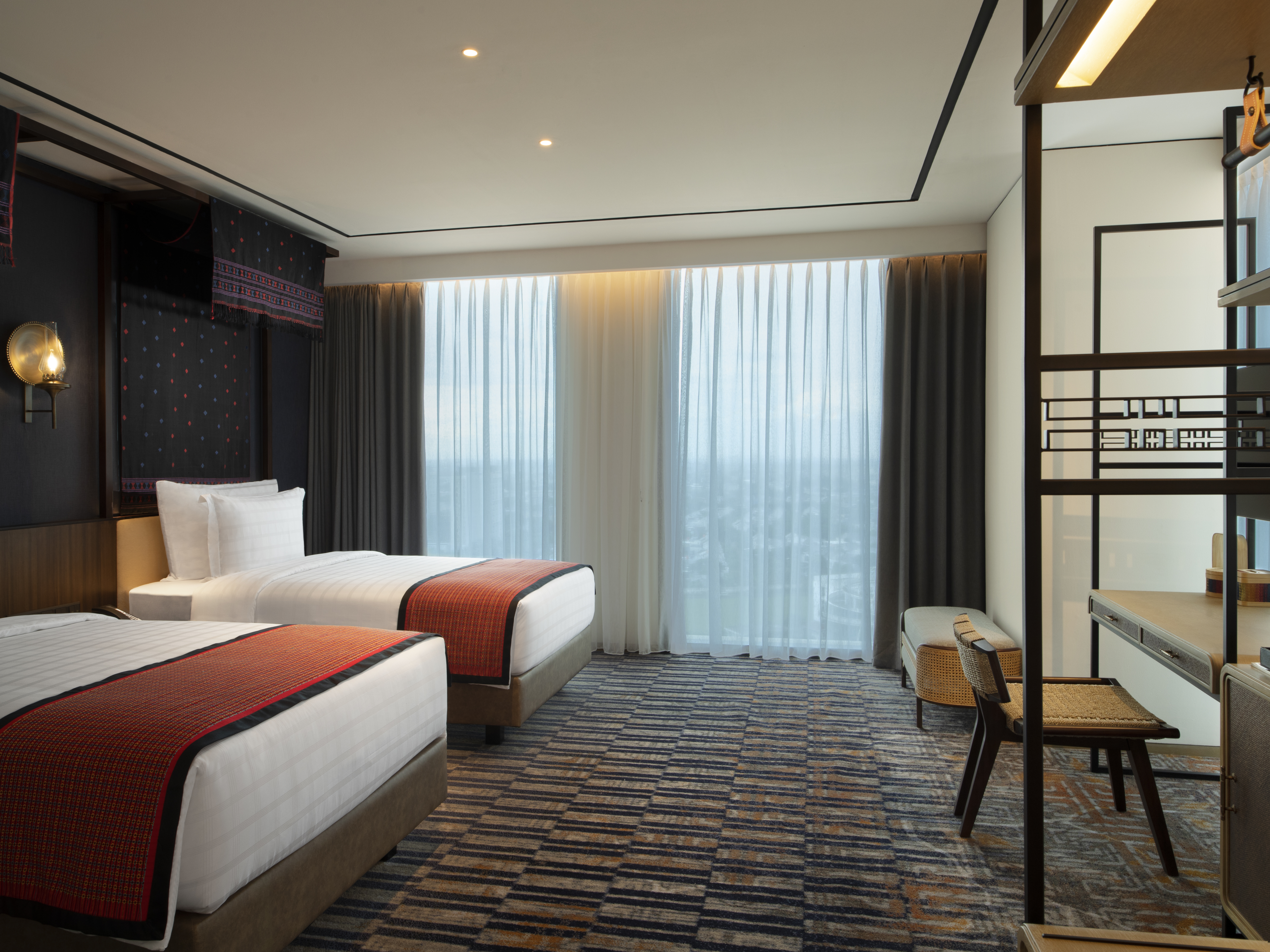 Executive Room thumbnail 3